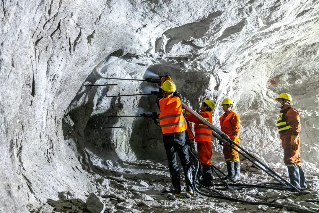 鐵觀音隧道建設(shè)項目有條不紊地推進。黃東華攝