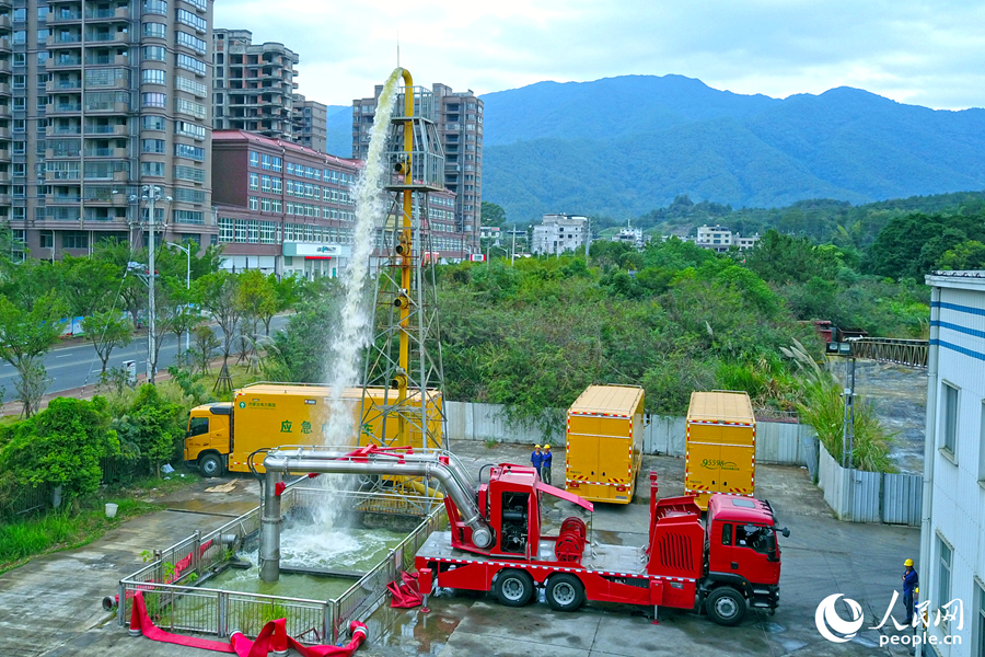 暢豐專汽具有整車專利的大流量排水搶險(xiǎn)車